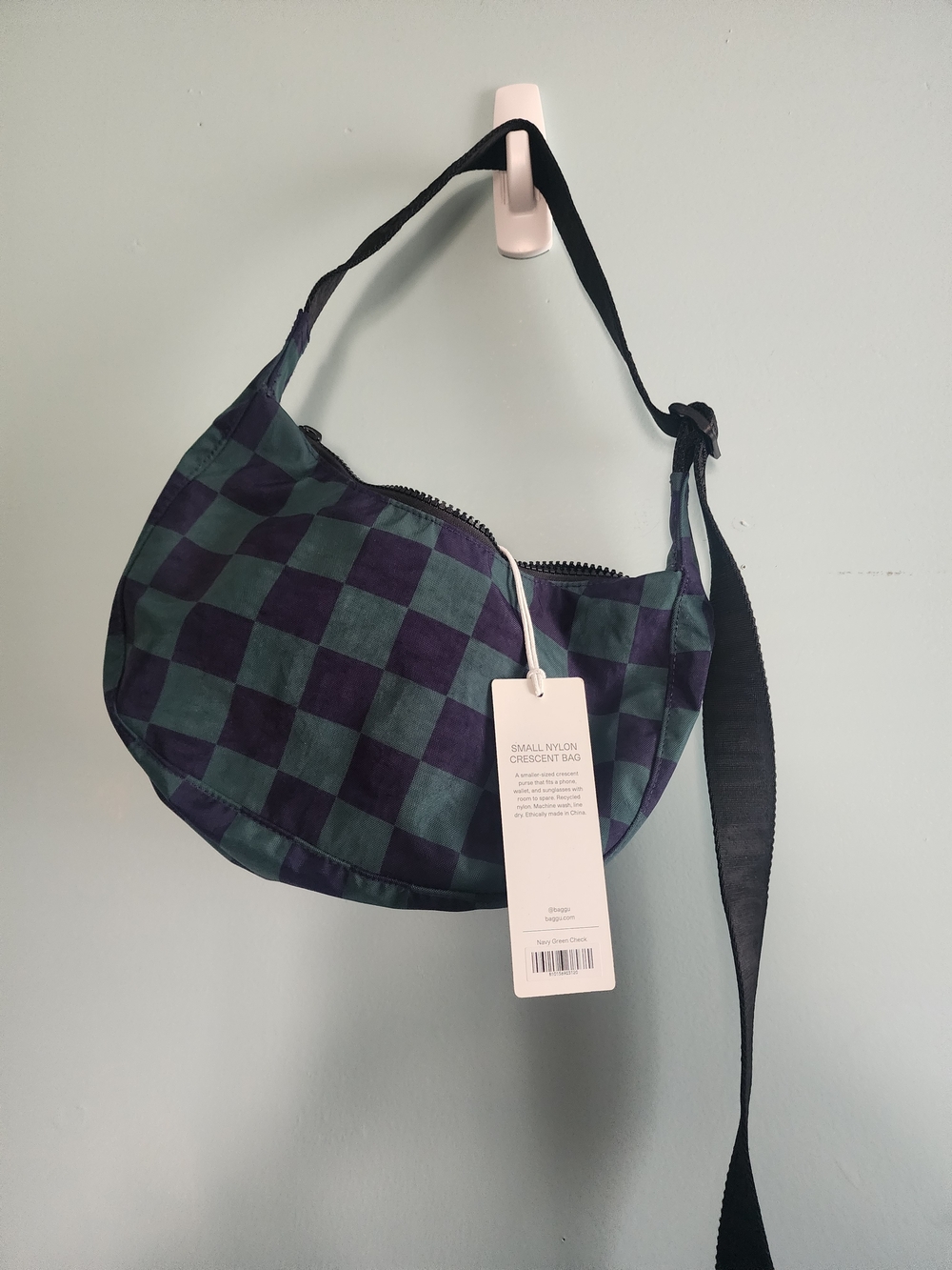 BAGGU Small Checkerboard Crescent Shoulder Bag in Green and Navy NWT - Picture 2 of 3